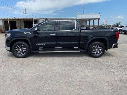 Onyx Black 2025 GMC Sierra 1500 SLT