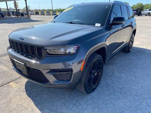 Metallic 2024 Jeep Grand Cherokee Laredo