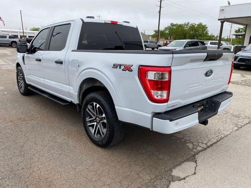 White Metallic 2022 Ford F-150 XL