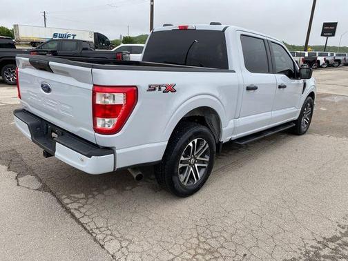 White Metallic 2022 Ford F-150 XL