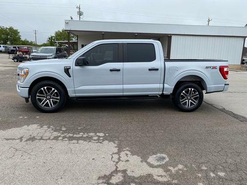 White Metallic 2022 Ford F-150 XL