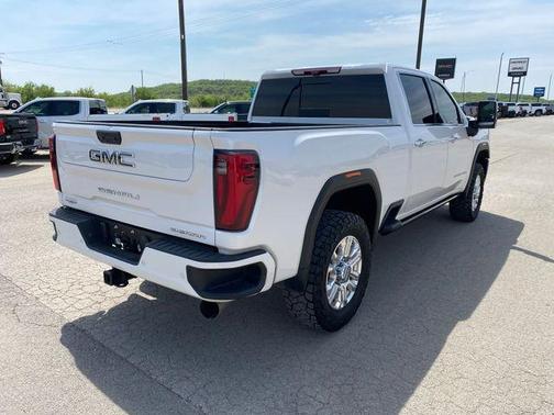 White Frost Tri-Coat 2024 GMC Sierra 2500 Denali Ultimate