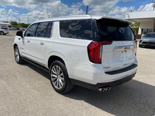White Frost Tri-Coat 2022 GMC Yukon XL Denali