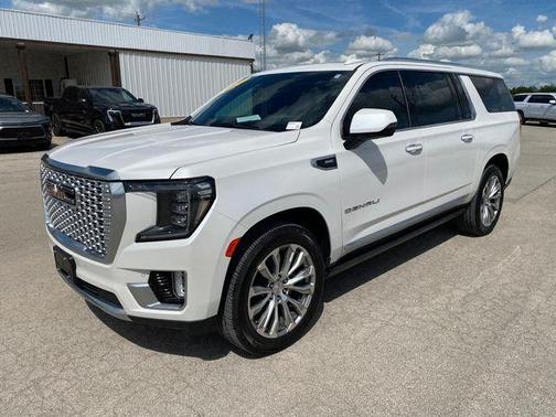 White Frost Tri-Coat 2022 GMC Yukon XL Denali