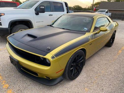 Gold Rush 2021 Dodge Challenger R/T Scat Pack