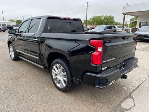 Black 2024 Chevrolet Silverado 1500 High Country