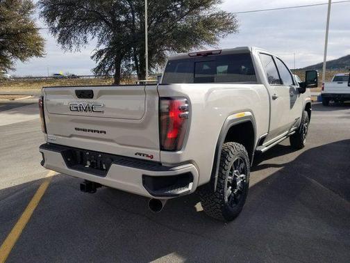 2026 GMC Sierra 3500 AT4