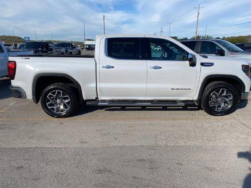 White Frost Tri-Coat 2024 GMC Sierra 1500 SLT
