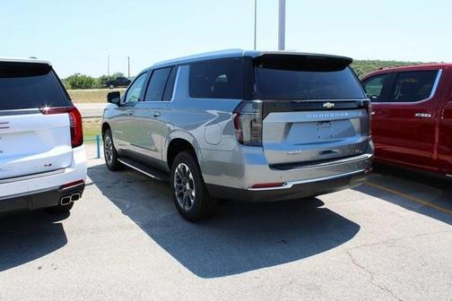 2025 Chevrolet Suburban LT