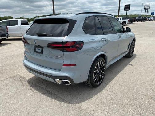 Gray Metallic 2025 BMW X5 sDrive40i