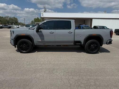 2024 GMC Sierra 2500 AT4