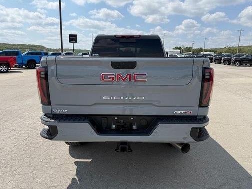 2024 GMC Sierra 2500 AT4