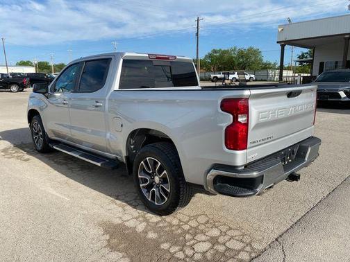 Silver Ice Metallic 2022 Chevrolet Silverado 1500 LT