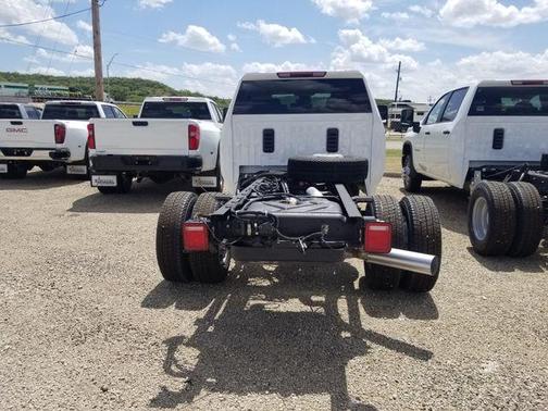 Summit White 2026 Chevrolet Silverado 3500 WT