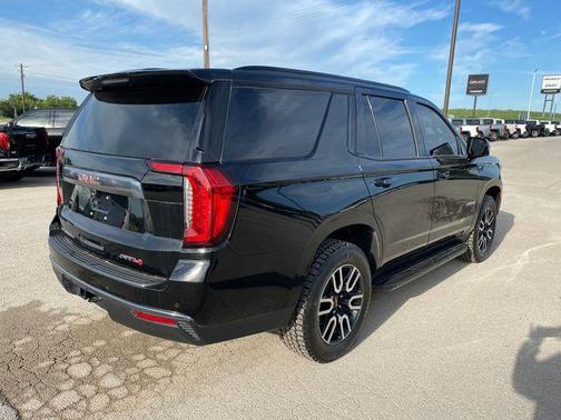 Onyx Black 2024 GMC Yukon AT4