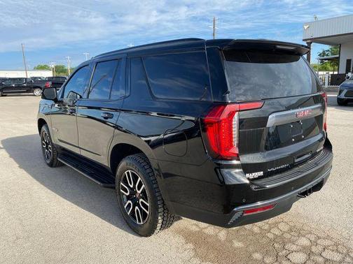 Onyx Black 2024 GMC Yukon AT4