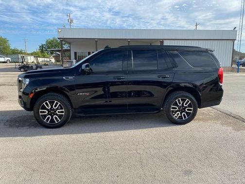 Onyx Black 2024 GMC Yukon AT4