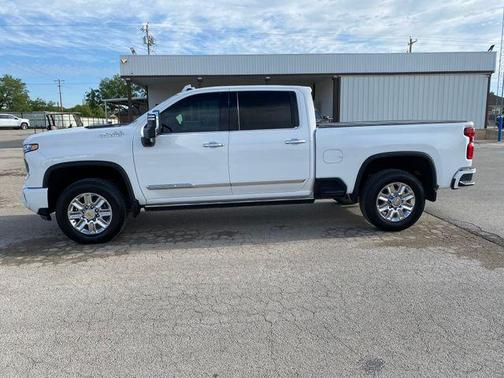 Summit White 2024 Chevrolet Silverado 2500 High Country