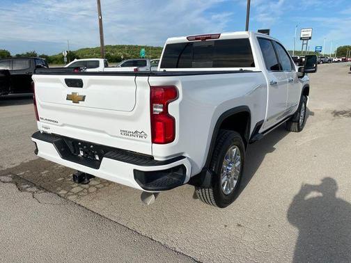 Summit White 2024 Chevrolet Silverado 2500 High Country