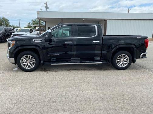 Onyx Black 2022 GMC Sierra 1500 Limited SLT