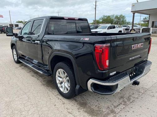 Onyx Black 2022 GMC Sierra 1500 Limited SLT