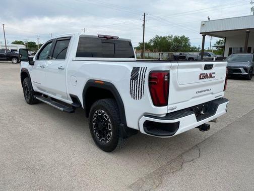 Summit White 2024 GMC Sierra 2500 Denali