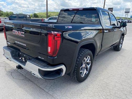 Onyx Black 2025 GMC Sierra 1500 SLT