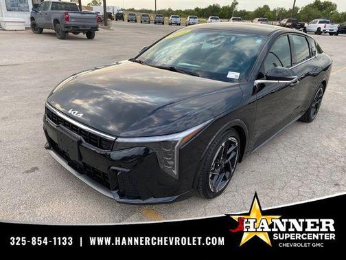 Aurora Black Pearl 2025 Kia K4 GT-Line