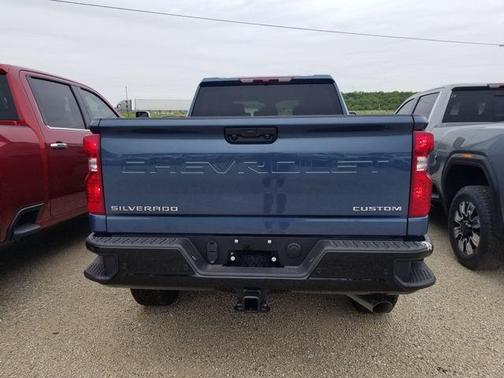 Lakeshore Blue Metallic 2026 Chevrolet Silverado 2500 Custom