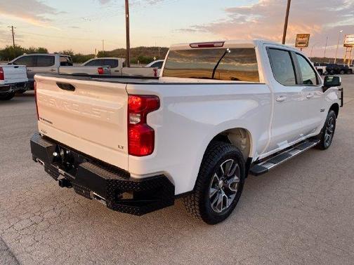 Summit White 2022 Chevrolet Silverado 1500 LT