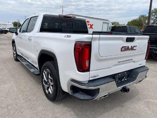 White Frost Tri-Coat 2023 GMC Sierra 1500 SLT