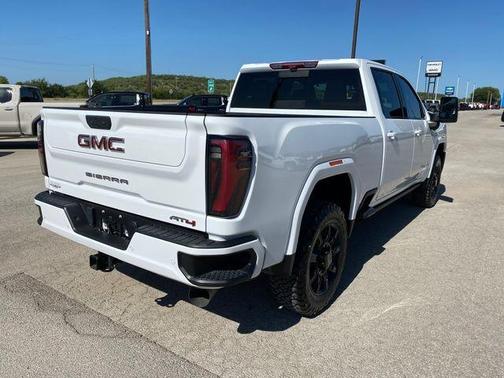 Summit White 2024 GMC Sierra 2500 AT4