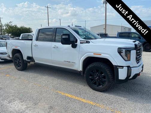 Summit White 2024 GMC Sierra 2500 AT4