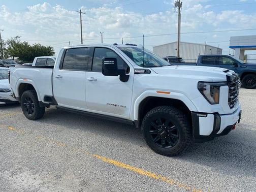 Summit White 2024 GMC Sierra 2500 AT4