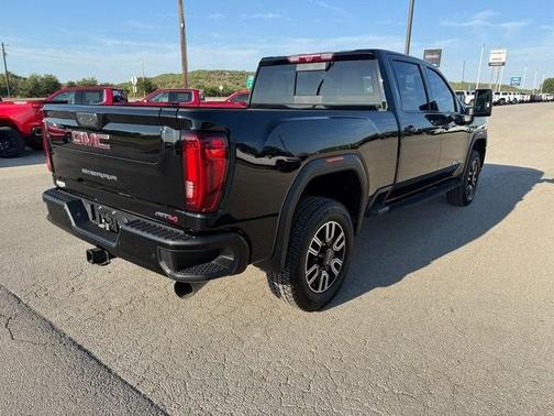 2022 GMC Sierra 2500 AT4