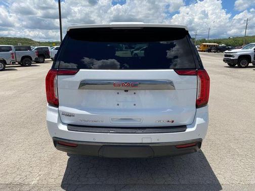 Summit White 2021 GMC Yukon AT4