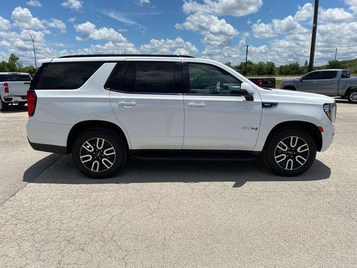 Summit White 2021 GMC Yukon AT4