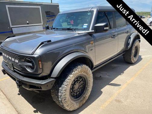 Carbonized Gray Metallic 2023 Ford Bronco Badlands
