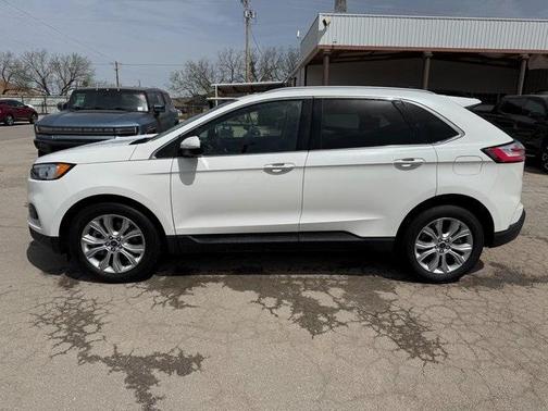 2022 Ford Edge Titanium