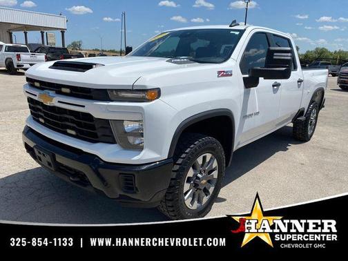 Summit White 2024 Chevrolet Silverado 2500 Custom