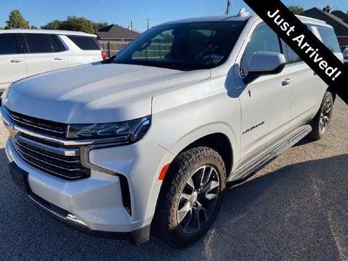 Iridescent Pearl Tricoat 2021 Chevrolet Suburban LT