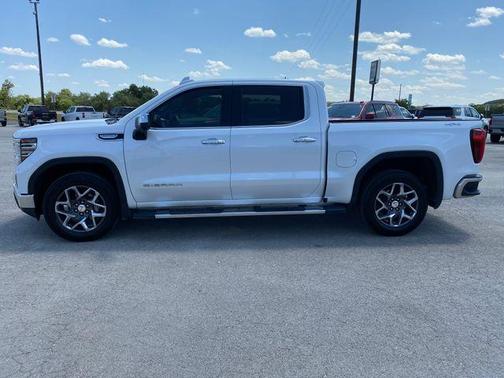 White Frost Tri-Coat 2023 GMC Sierra 1500 SLT