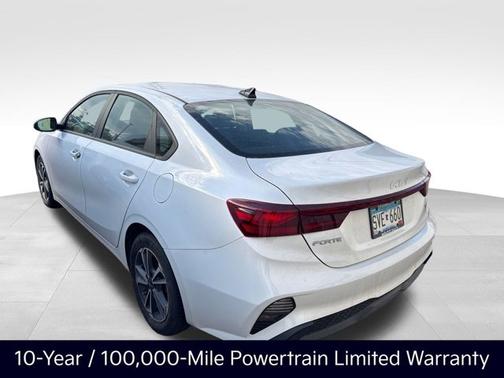 Snow White Pearl 2024 Kia Forte LXS