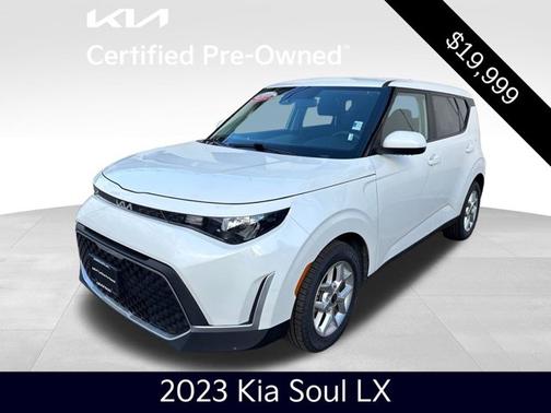 Snow White Pearl 2023 Kia Soul LX