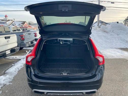 2017 Volvo V60 Cross Country T5