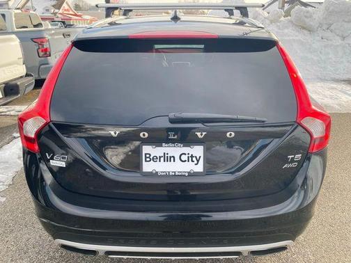 2017 Volvo V60 Cross Country T5