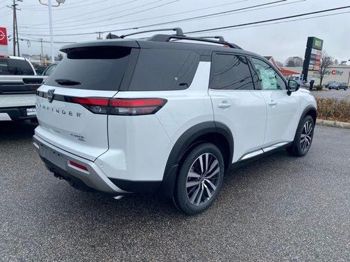 2025 Nissan Pathfinder Platinum 4WD