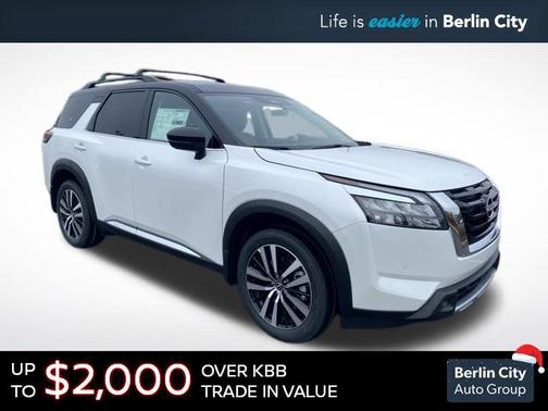 2025 Nissan Pathfinder Platinum 4WD