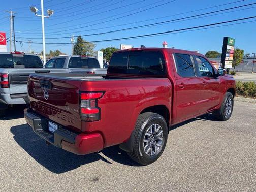 2024 Nissan Frontier SL