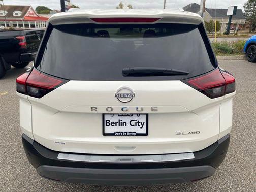 2022 Nissan Rogue SL
